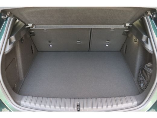 BMW 1 Serie 120 M Sport Automaat / Panoramadak / Sportstoelen / M Adaptief onderstel / Achteruitrijcamera / C... ActivLease financial lease