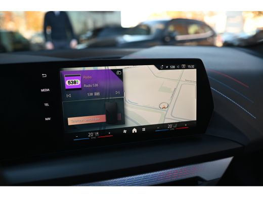 BMW 1 Serie 120 M Sport Automaat / Panoramadak / Sportstoelen / M Adaptief onderstel / Achteruitrijcamera / C... ActivLease financial lease