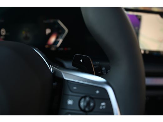 BMW 1 Serie 120 M Sport Automaat / Panoramadak / Sportstoelen / M Adaptief onderstel / Achteruitrijcamera / C... ActivLease financial lease