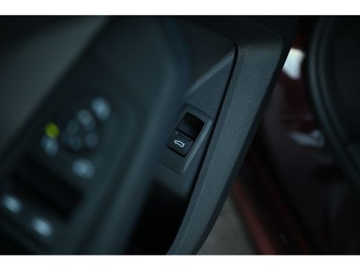 BMW 1 Serie 120 M Sport Automaat / Panoramadak / Sportstoelen / M Adaptief onderstel / Achteruitrijcamera / C... ActivLease financial lease