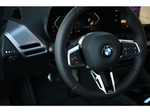 BMW 1 Serie 120 M Sport Automaat / Panoramadak / Sportstoelen / M Adaptief onderstel / Achteruitrijcamera / C... ActivLease financial lease
