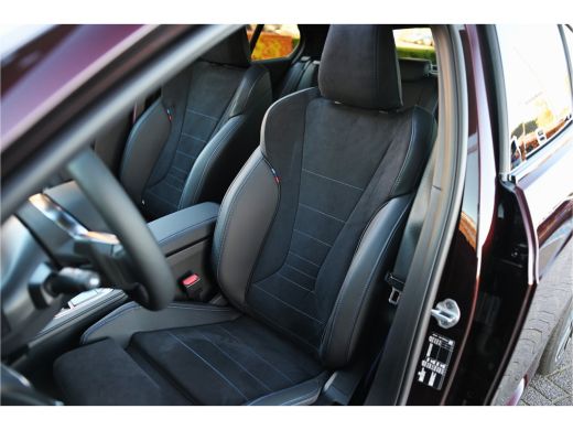 BMW 1 Serie 120 M Sport Automaat / Panoramadak / Sportstoelen / M Adaptief onderstel / Achteruitrijcamera / C... ActivLease financial lease