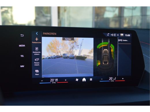 BMW 2 Serie 220 M Sport Automaat / Sportstoelen / Achteruitrijcamera / M Adaptief onderstel / Adaptieve LED /... ActivLease financial lease