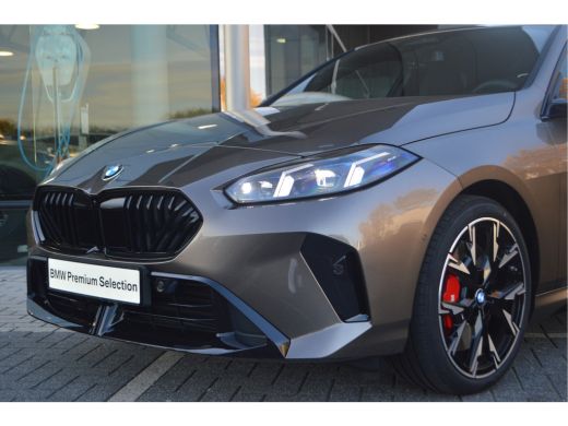 BMW 2 Serie 220 M Sport Automaat / Sportstoelen / Achteruitrijcamera / M Adaptief onderstel / Adaptieve LED /... ActivLease financial lease