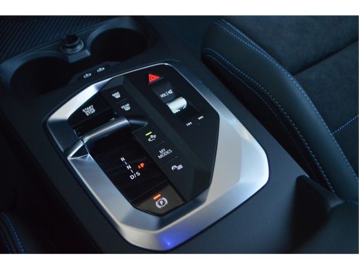 BMW 2 Serie 220 M Sport Automaat / Sportstoelen / Achteruitrijcamera / M Adaptief onderstel / Adaptieve LED /... ActivLease financial lease