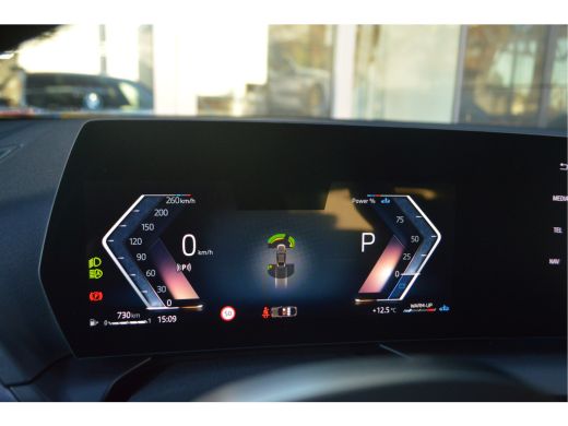 BMW 2 Serie 220 M Sport Automaat / Sportstoelen / Achteruitrijcamera / M Adaptief onderstel / Adaptieve LED /... ActivLease financial lease