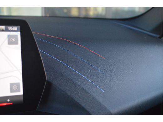 BMW 2 Serie 220 M Sport Automaat / Sportstoelen / Achteruitrijcamera / M Adaptief onderstel / Adaptieve LED /... ActivLease financial lease