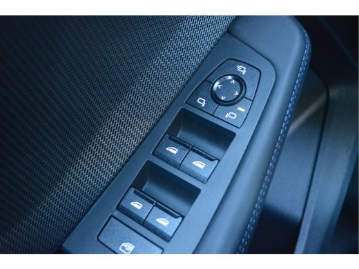 BMW 2 Serie 220 M Sport Automaat / Sportstoelen / Achteruitrijcamera / M Adaptief onderstel / Adaptieve LED /... ActivLease financial lease