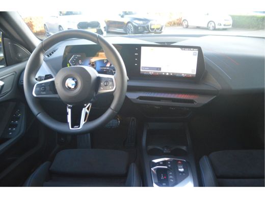 BMW 2 Serie 220 M Sport Automaat / Sportstoelen / Achteruitrijcamera / M Adaptief onderstel / Adaptieve LED /... ActivLease financial lease