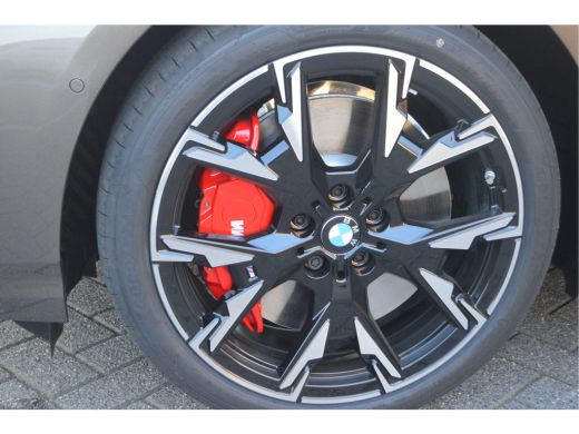 BMW 2 Serie 220 M Sport Automaat / Sportstoelen / Achteruitrijcamera / M Adaptief onderstel / Adaptieve LED /... ActivLease financial lease