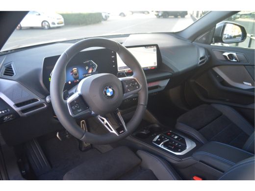 BMW 2 Serie 220 M Sport Automaat / Sportstoelen / Achteruitrijcamera / M Adaptief onderstel / Adaptieve LED /... ActivLease financial lease