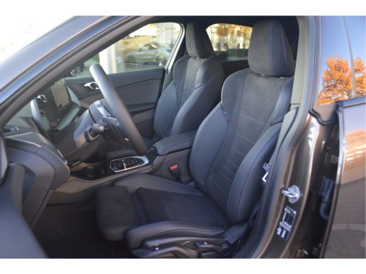 BMW 2 Serie 220 M Sport Automaat / Sportstoelen / Achteruitrijcamera / M Adaptief onderstel / Adaptieve LED /... ActivLease financial lease