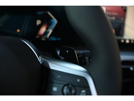 BMW X1 xDrive25e High Executive M Sport Automaat / Panoramadak / Trekhaak / Sportstoelen / M Adaptief on... ActivLease financial lease