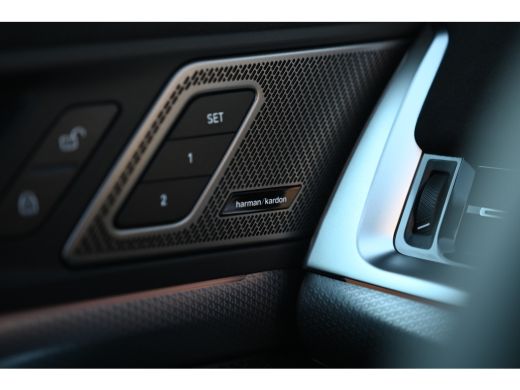 BMW X1 xDrive25e High Executive M Sport Automaat / Panoramadak / Trekhaak / Sportstoelen / M Adaptief on... ActivLease financial lease