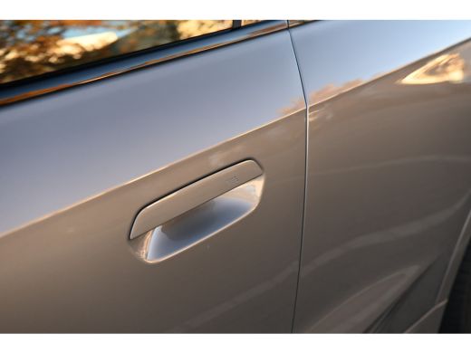 BMW X1 xDrive25e High Executive M Sport Automaat / Panoramadak / Trekhaak / Sportstoelen / M Adaptief on... ActivLease financial lease