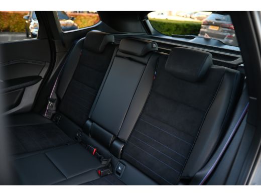 BMW X1 xDrive25e High Executive M Sport Automaat / Panoramadak / Trekhaak / Sportstoelen / M Adaptief on... ActivLease financial lease