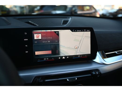 BMW X1 xDrive25e High Executive M Sport Automaat / Panoramadak / Trekhaak / Sportstoelen / M Adaptief on... ActivLease financial lease