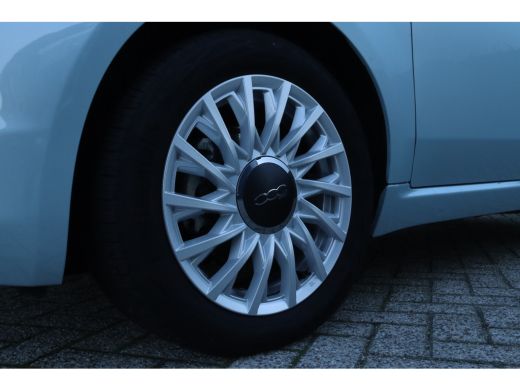 Fiat 500 1.0 Hybrid Dolcevita Finale | Cruise Control | Panoramadak | Carplay | Airco | Sensoren achter | LMV ActivLease financial lease