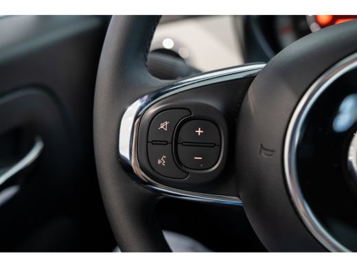 Fiat 500 1.0 Hybrid Dolcevita Finale | Panoramadak | NL Auto | Parkeersensoren | Apple Carplay & Android A... ActivLease financial lease