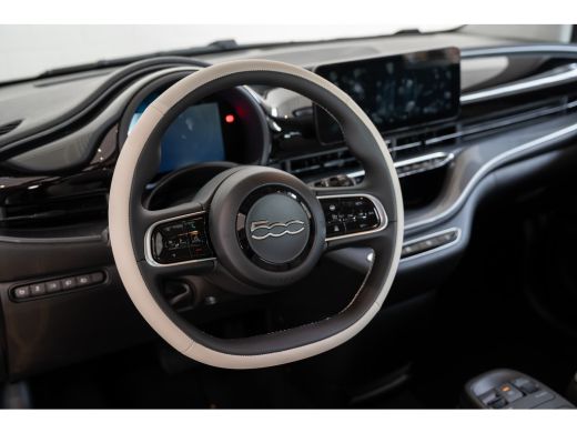Fiat 500e 3+1 La Prima 42 kWh | Stoelverwarming | Climate Controle | Navigatie | Camera | Apple Carplay & A... ActivLease financial lease