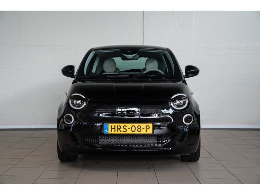 Fiat 500e 3+1 La Prima 42 kWh | Stoelverwarming | Climate Controle | Navigatie | Camera | Apple Carplay & A... ActivLease financial lease