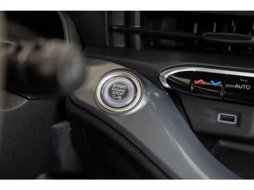 Fiat 500e 3+1 La Prima 42 kWh | Stoelverwarming | Climate Controle | Navigatie | Camera | Apple Carplay & A... ActivLease financial lease