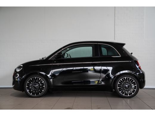 Fiat 500e 3+1 La Prima 42 kWh | Stoelverwarming | Climate Controle | Navigatie | Camera | Apple Carplay & A... ActivLease financial lease