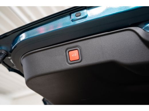 Fiat 600 1.2 Hybrid La Prima | Camera | Lederen bekleding | Stoelverwarming | Parkeersensoren | Keyless | ... ActivLease financial lease