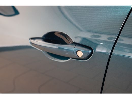 Fiat 600 1.2 Hybrid La Prima | Camera | Lederen bekleding | Stoelverwarming | Parkeersensoren | Keyless | ... ActivLease financial lease