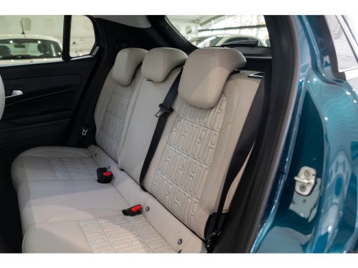 Fiat 600 1.2 Hybrid La Prima | Camera | Lederen bekleding | Stoelverwarming | Parkeersensoren | Keyless | ... ActivLease financial lease