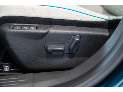 Fiat 600 1.2 Hybrid La Prima | Camera | Lederen bekleding | Stoelverwarming | Parkeersensoren | Keyless | ... ActivLease financial lease