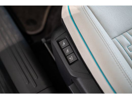 Fiat 600 1.2 Hybrid La Prima | Camera | Lederen bekleding | Stoelverwarming | Parkeersensoren | Keyless | ... ActivLease financial lease