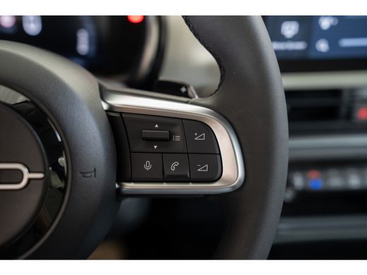 Fiat 600 1.2 Hybrid La Prima | Camera | Lederen bekleding | Stoelverwarming | Parkeersensoren | Keyless | ... ActivLease financial lease