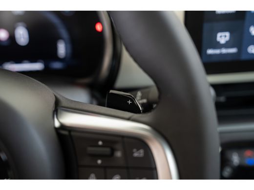 Fiat 600 1.2 Hybrid La Prima | Camera | Lederen bekleding | Stoelverwarming | Parkeersensoren | Keyless | ... ActivLease financial lease