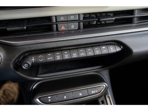 Fiat 600 1.2 Hybrid La Prima | Camera | Lederen bekleding | Stoelverwarming | Parkeersensoren | Keyless | ... ActivLease financial lease