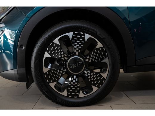 Fiat 600 1.2 Hybrid La Prima | Camera | Lederen bekleding | Stoelverwarming | Parkeersensoren | Keyless | ... ActivLease financial lease