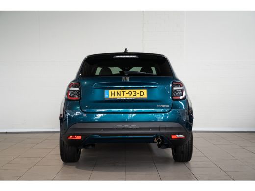 Fiat 600 1.2 Hybrid La Prima | Camera | Lederen bekleding | Stoelverwarming | Parkeersensoren | Keyless | ... ActivLease financial lease