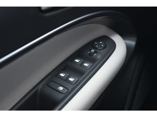 Fiat 600 La Prima | 10,25" touchscreen radio met Bluetooth, DAB & USB | 18" lichtmetalen velgen Diamont Cu... ActivLease financial lease