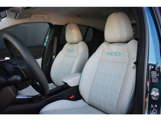 Fiat 600 La Prima | 10,25" touchscreen radio met Bluetooth, DAB & USB | 18" lichtmetalen velgen Diamont Cu... ActivLease financial lease