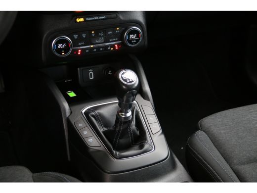 Ford Focus 1.5 EcoBoost Active Business | 1500kg trekgewicht! | Stoel+stuurverw. | Elek. a. klep | LED | 17'' ActivLease financial lease