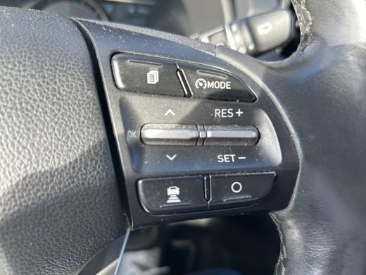 Hyundai Kona EV Premium 64 kWh | Leer | Stoelverwarming + Stoelventilatie | Rijklaarprijs! ActivLease financial lease