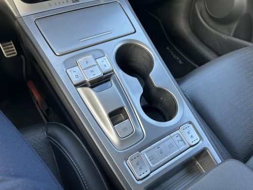 Hyundai Kona EV Premium 64 kWh | Leer | Stoelverwarming + Stoelventilatie | Rijklaarprijs! ActivLease financial lease