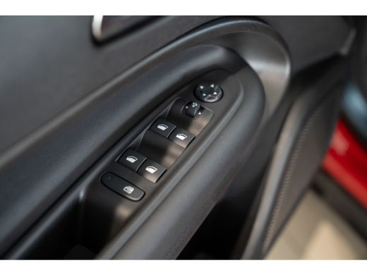 Jeep Avenger 1.2 e-Hybrid Summit | Navigatie | Camera | Keyless | Winter Pakket | Climate Controle | Apple Car... ActivLease financial lease