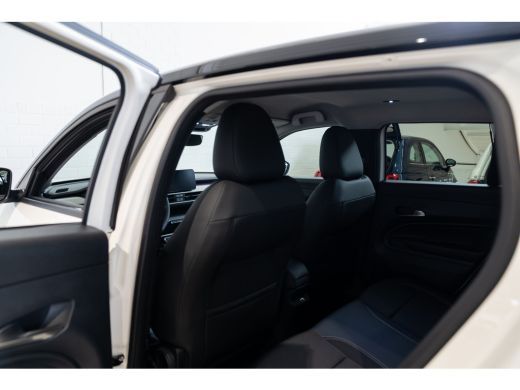 Jeep Avenger 1.2 e-Hybrid Summit | Navigatie | Climate Controle | 18 Incht lichtmetalen velgen | Apple Carplay... ActivLease financial lease