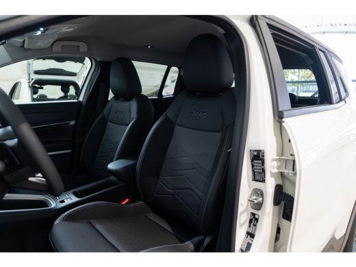 Jeep Avenger 1.2 e-Hybrid Summit | Navigatie | Climate Controle | 18 Incht lichtmetalen velgen | Apple Carplay... ActivLease financial lease