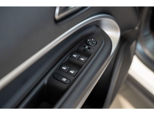 Jeep Avenger 1.2 e-Hybrid Summit | Navigatie | Climate Controle | 18 Incht lichtmetalen velgen | Apple Carplay... ActivLease financial lease