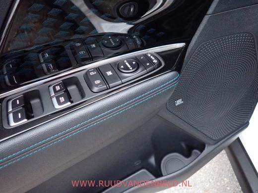 Kia e-Niro DynamicPlusLine 64kWh 97%SOH WARMTEPOMP/ACC/CAMERA/CARPLAY/KEYLESS ActivLease financial lease