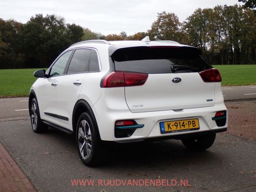 Kia e-Niro DynamicPlusLine 64kWh 97%SOH WARMTEPOMP/ACC/CAMERA/CARPLAY/KEYLESS ActivLease financial lease