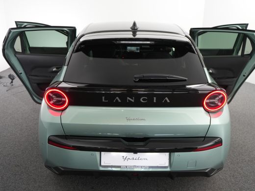 Lancia Ypsilon LX - Electric Automaat ActivLease financial lease