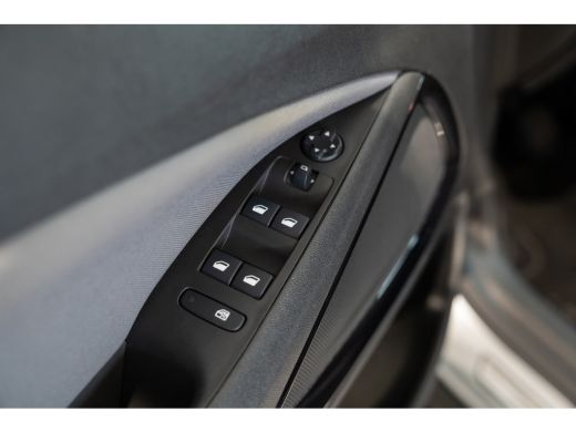 Opel Crossland X 1.2 120 Jaar Edition | Trekhaak | Apple Carplay & Android Auto | Lichtmetalen velgen | Cruise Con... ActivLease financial lease